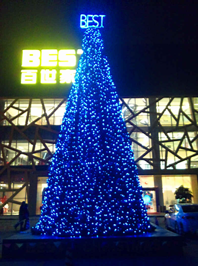 番禺百世家居大型圣诞树装饰