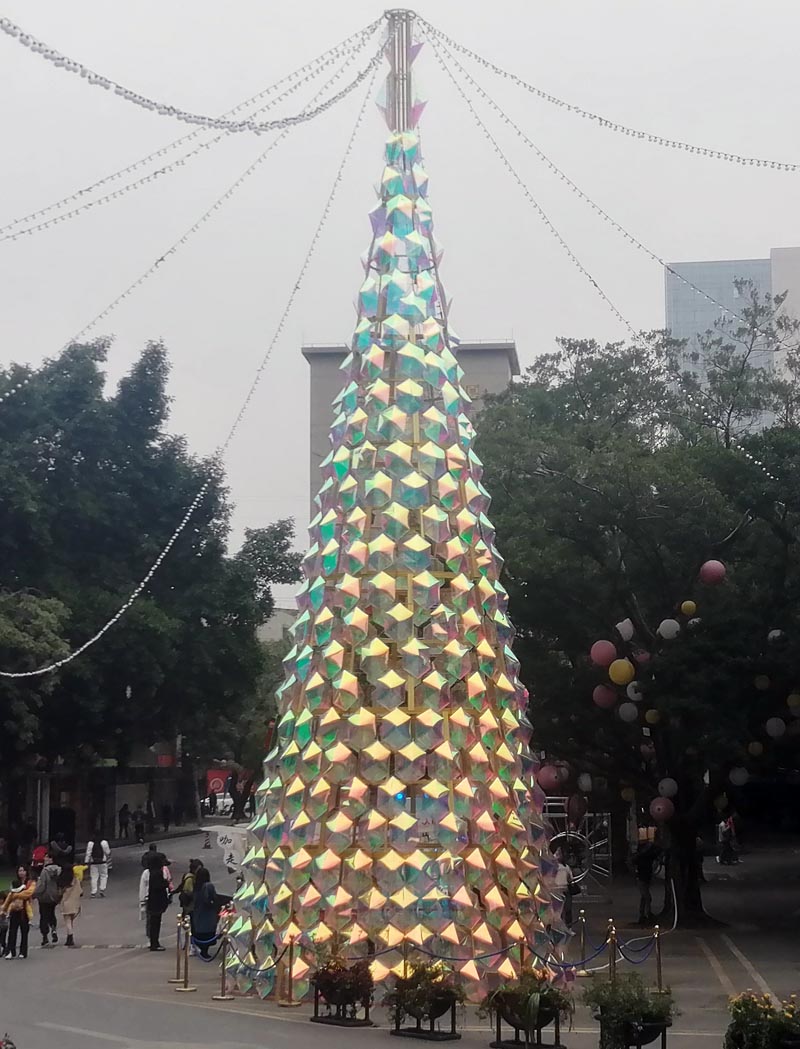 大型钻石圣诞树
