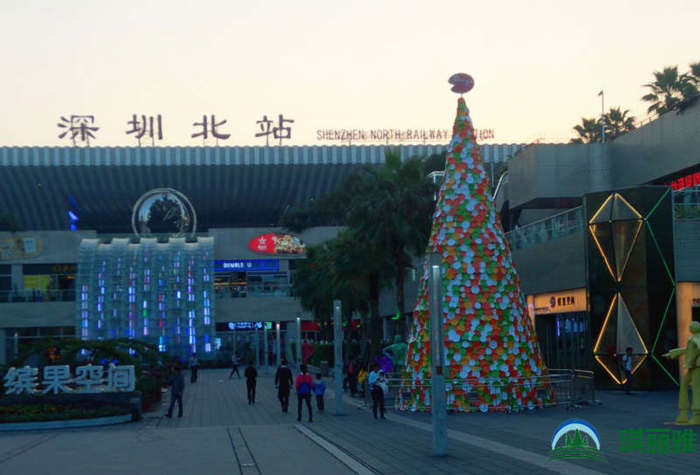 深圳北站盘子圣诞树