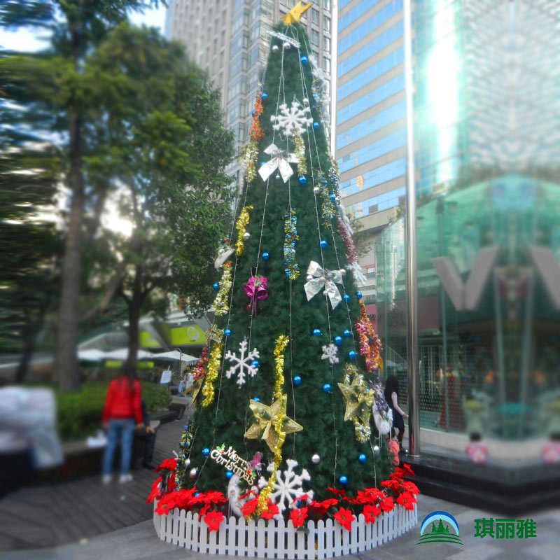 户外商业大型圣诞树