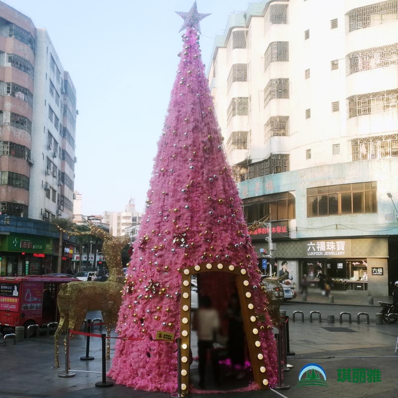 大型粉色拱门圣诞树