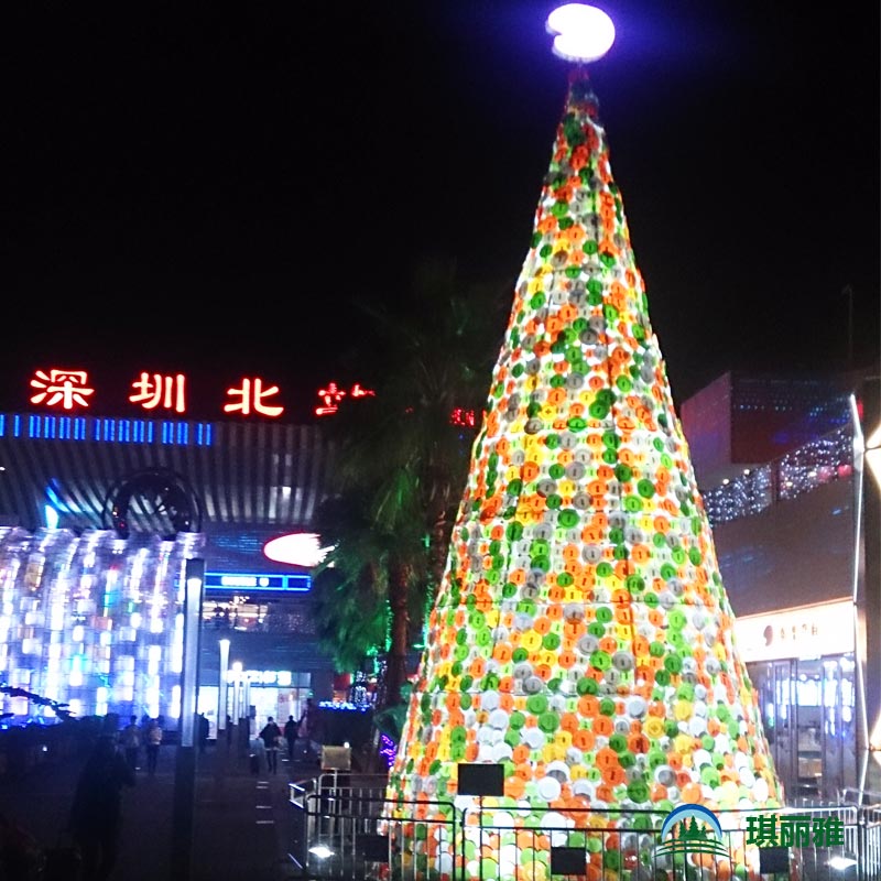 2016深圳北站创意碟子圣诞树